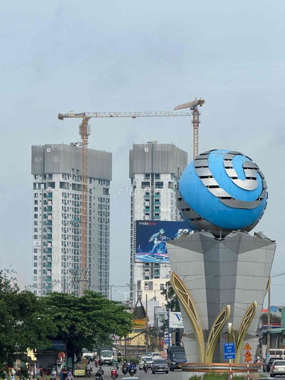 Căn hộ 2PN diện tích 75m2 View Sông và Landmark 81 mặt tiền Quốc Lộ 13