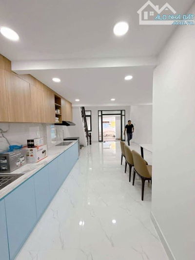 Bán nhà HXH đường Lê Thúc Hoạch, nhà mới, SHR, giá 7.8 tỷ