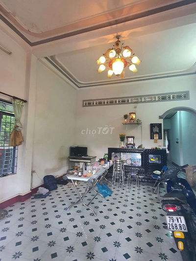 Bán đất mặt tiền