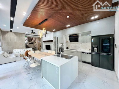 Dòng tiền khủng- Villa Hải Châu ngay sân bay - Doanh thu 70tr/ tháng