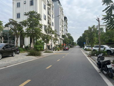 Bán đất Chính Chủ 50m2, phường Ngọc Thuỵ, Long Biên. Oto vào, sát trường Việt Pháp và Khai Sơn.