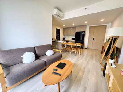 Bán căn 2 PN 2 WC đảo bếp nội thất cao cấp