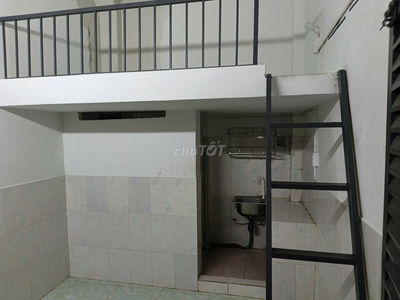 Phòng trọ Thủ Đức,cách ĐH Ngân Hàng 15p xe máy/bus,SPKT 10p xe máy