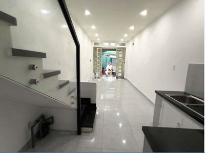 3.8x14m, Nhà 2 tầng 88/6 Ngô Gia Tự, Q10. Nhà trống 2PN, 2WC.