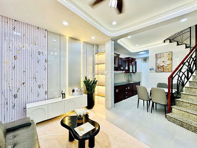 Chính chủ bán nhà 2 lầu, 2 phòng ngủ hẻm Nguyễn Đình Chính Phú Nhuận.