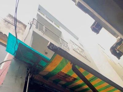 Chính chủ bán nhà 3 lầu hẻm Huỳnh Mẫn Đạt Quận 5.