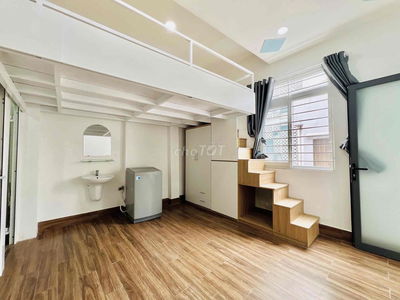 DUPLEX CỬA SỔ TRỜI MÁY GIẶT RIÊNG GẦN NGAY NGÃ TƯ HÀNG XANH