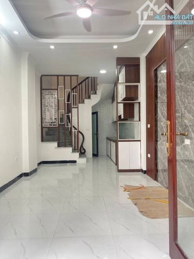 Bán Nhà 5 Tầng Bát Khối Long Biên Gần AEON DT 33m Giá 6.1 Tỷ  Ngõ Ôtô Tải Vào NhàNhà