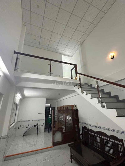 NHÀ GẦN CHỢ CẦU ĐỒNG. LỬNG ĐÚC 2PN 2WC. ( NHÀ MỚI )