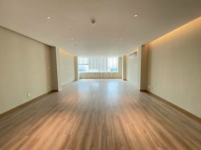 Nhà đường Nguyễn Minh Hoàng 6x20m trệt 4 lầu cho thuê