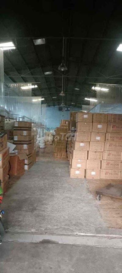 Cho thuê 500m2 Nhà kho 25tr/ tháng .