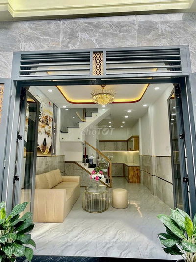 tôi cần bán nhà Bình Tân mới 100% 35m2 giá 2t2 đường xe tải né nhau