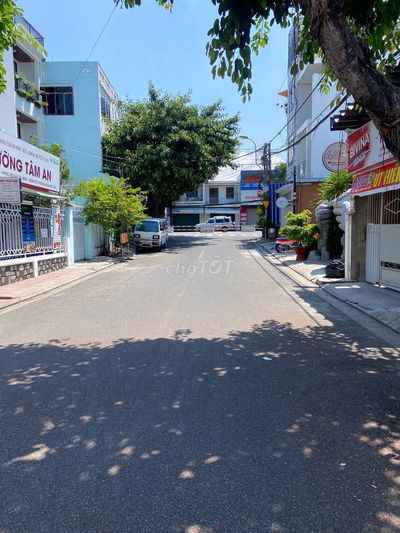 Bán lô đất ngang rộng đẹp mặt tiền đường Lam Sơn trung tâm Nha Trang