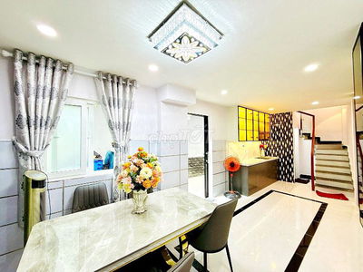 Bán nhà góc 3 mặt tiền Nguyễn Tri Phương Quận 10 nhà đẹp full nội thất