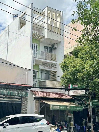 Cho thuê nhà mặt tiền đường Hiền Vương, dt 4x18 trệt 3 lầu