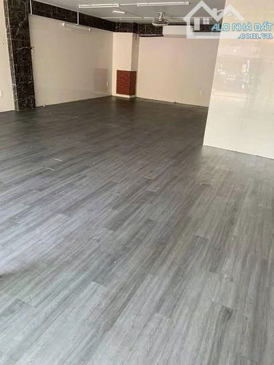 Cho thuê tòa nhà mặt phố Lạc Trung-Hai Bà Trưng ,9 tầng, dt 200m², mt 10m, giá 350tr/tháng