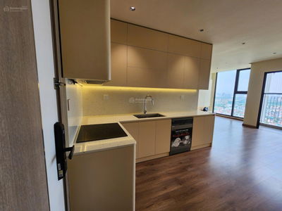 Bán 5 CH Studio 2 tỷ, 1PN 3 tỷ 2PN 54m 3.85 tỷ, 2pn 64m2 4.2 tỷ, 3pn 5.5 tỷ KĐT Vinhomes Smart City