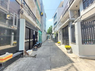 Độc quyền - Nhà đẹp 8x8m, 3 tầng HXH Kiều Đàm - Him Lam Q7 giá 10.8 tỷ