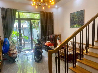 Cho thuê nhà 2 tầng đẹp, FULL nội thất, sau lưng bến xe, GIÁ RẺ
