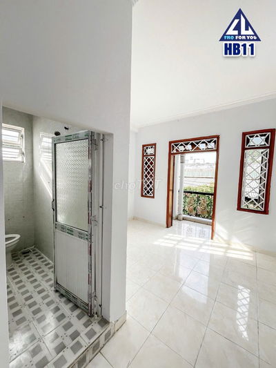 Phòng Ban công Giá Rẻ Ngay Lê Văn Thọ