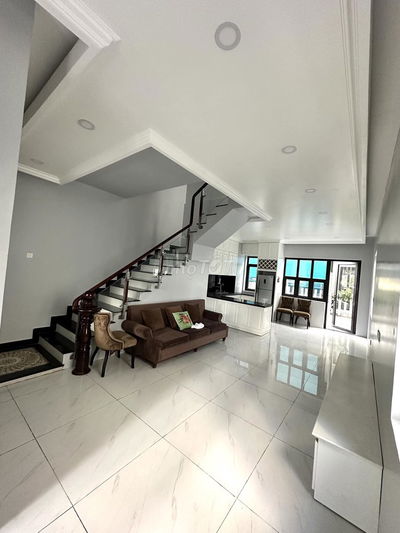 YÊU TỪ CÁI NHÌN ĐẦU TIÊN! Cho thuê biệt thư Full nội thất 1 trệt 3 lầu
