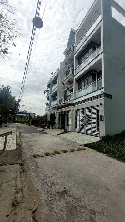Nhà 3 lầu sân thượng kdc sài gòn mới, tt Nhà Bè, huyện Nhà Bè