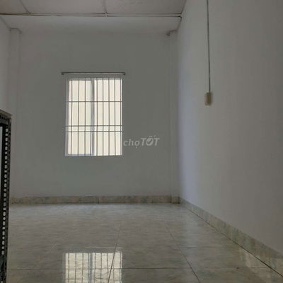 Phòng trọ có máy lạnh giá rẻ gần chợ Phú Xuân