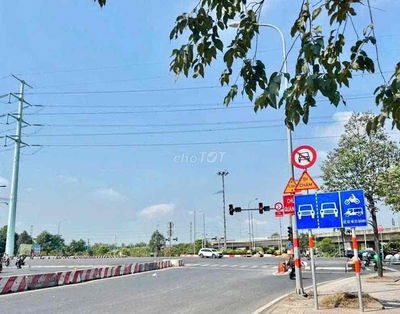 Giảm 200tr còn 5,2 tỷ- nhà đẹp 03 tầng Phú Hữu, Quận 9!