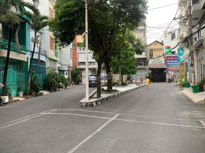Nhà cho thuê hẻm xe tải 1 xẹt Phan Huy Ích