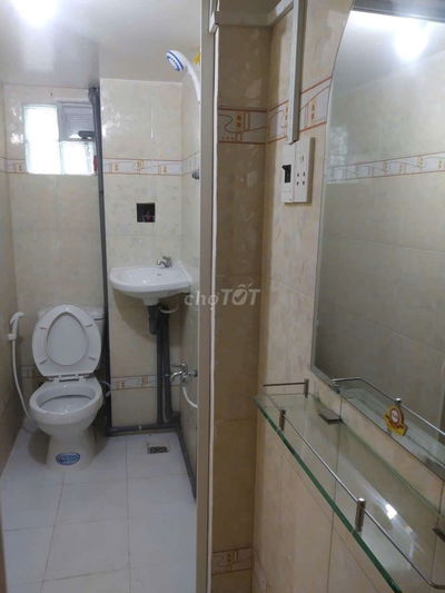 Cần bán gấp nhà hẻm xe hơi Lạc Long Quân nhỉnh 3 tỷ.