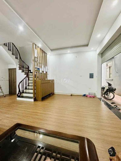 Nhà đẹp Hoàng Mai giá ĐẦU TƯ, NGÕ THÔNG, 43m². Giá thương lượng: 9 Tỷ