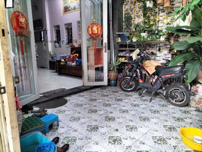 Bông Sao DT khủng hẻm thông thoáng, Nhà có kết cấu BTCT