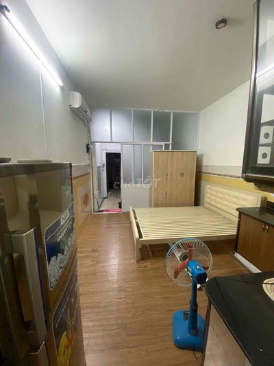 -Hẻm 451 Nguyễn Trãi , P7 q5  -Phòng chống sẵn , dọn vào là ở ngay