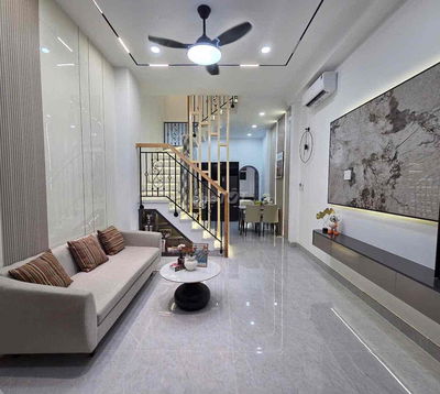 BÁN NHÀ NHỈNH 5 TỶ- HẺM XE HƠI - GẦN EMART GÒ VẤP