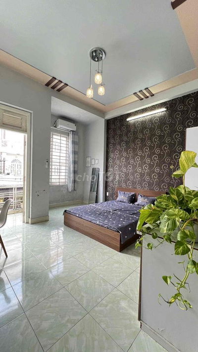 Chình chủ cho thuê phòng ban công lầu 2 cực rộng thông thoáng