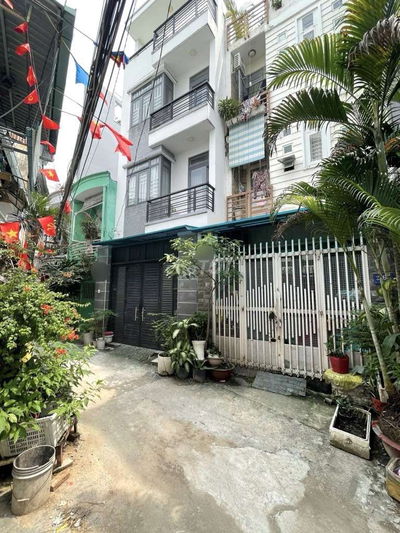 Bán nhà xây mới HXH 2 tầng đường Hoàng Hoa Thám 32m2 chỉ 5,8 tỉ còn TL