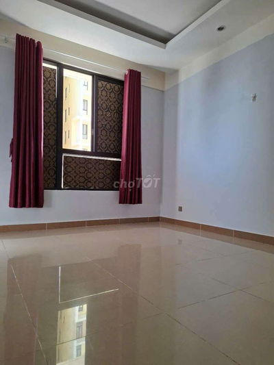 Tìm NỮ thuê phòng giá rẻ