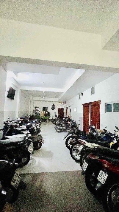 CHDV 4 TẦNG 215M2 (9.2X25) 30PN DÒNG TIỀN 160tr/tháng HẺM XE TẢI 12M