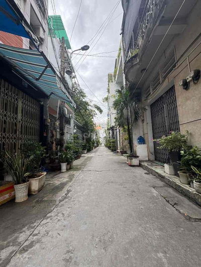 Nhà góc 2MT: 4 tầng đồng đen thu nhập tốt giá nhỉnh 6 tỏi