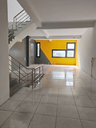 Mặt tiền Lê Hoàn  có nội thất