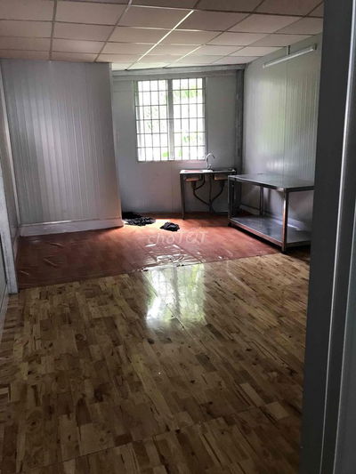 nhà có 1 tầng  cho thuê tầng một. cầu thang riêng. điện nước riêng.