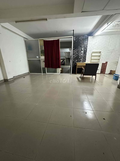 phòng giá rẻ ngay ngãy tư nơ trang Long với lê Quang định