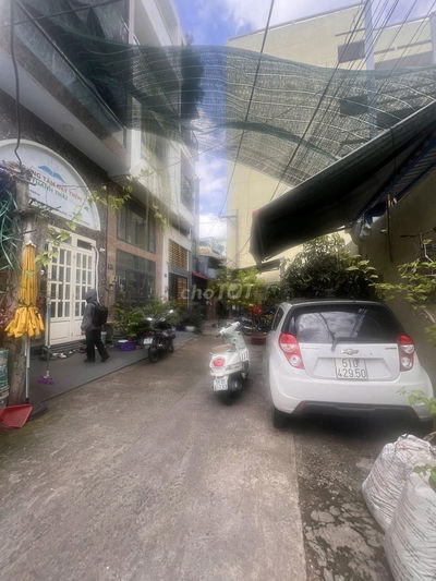 HÀNG HOT ! Nhà Nát HXH đường Thành Thái, Q.10 | DT: 4,1X 18m |