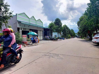 1,5tỷ/nền/150m2,chính chủ cần bán đất tại KDT Mỹ Phước 3.