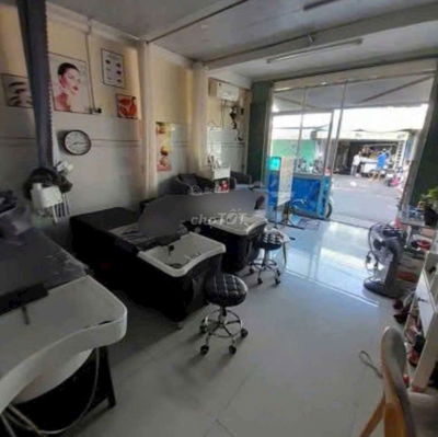 Cho thuê nhà Mặt Tiền đường Phong Phú P11.Q8 DT.4m2×17m } 2 Lầu 4Phòng