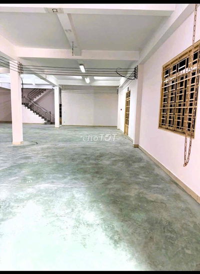 Kho 500m2 +300m2 gần Phạm Văn Đồng, đường tải lớn, Gigamall