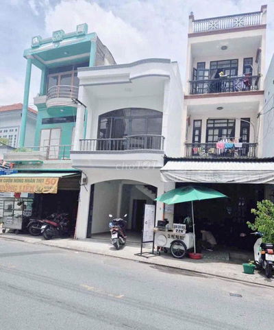 CHO THUÊ NHÀ MẶT TIỀN ĐƯỜNG NGUYỄN HỒNG ĐÀO, DT 4X18 TRỆT LẦU