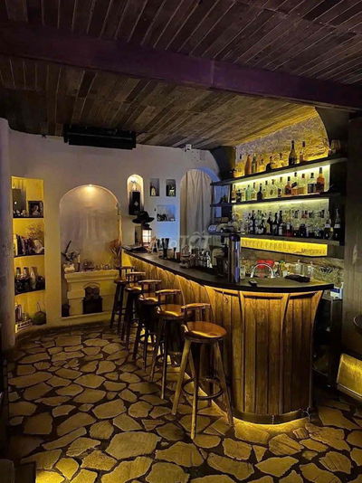 SẴN MÔ HÌNH QUÁN BAR, GẦN CHỢ BẾN THÀNH TẠI 47 PHẠM HỒNG THÁI QUẬN 1