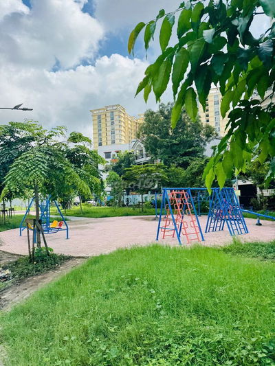 Chính chủ bán đất Nguyễn Duy Trinh 10*24m 240m SHR Giá 18 tỷ