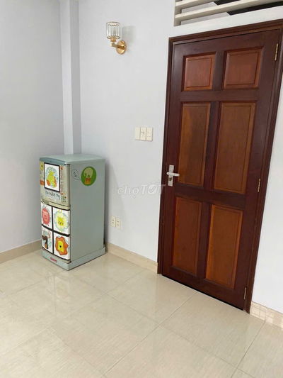 CHO MỘT NỮ THUÊ PHÒNG GIÁ RẺ !!!!!